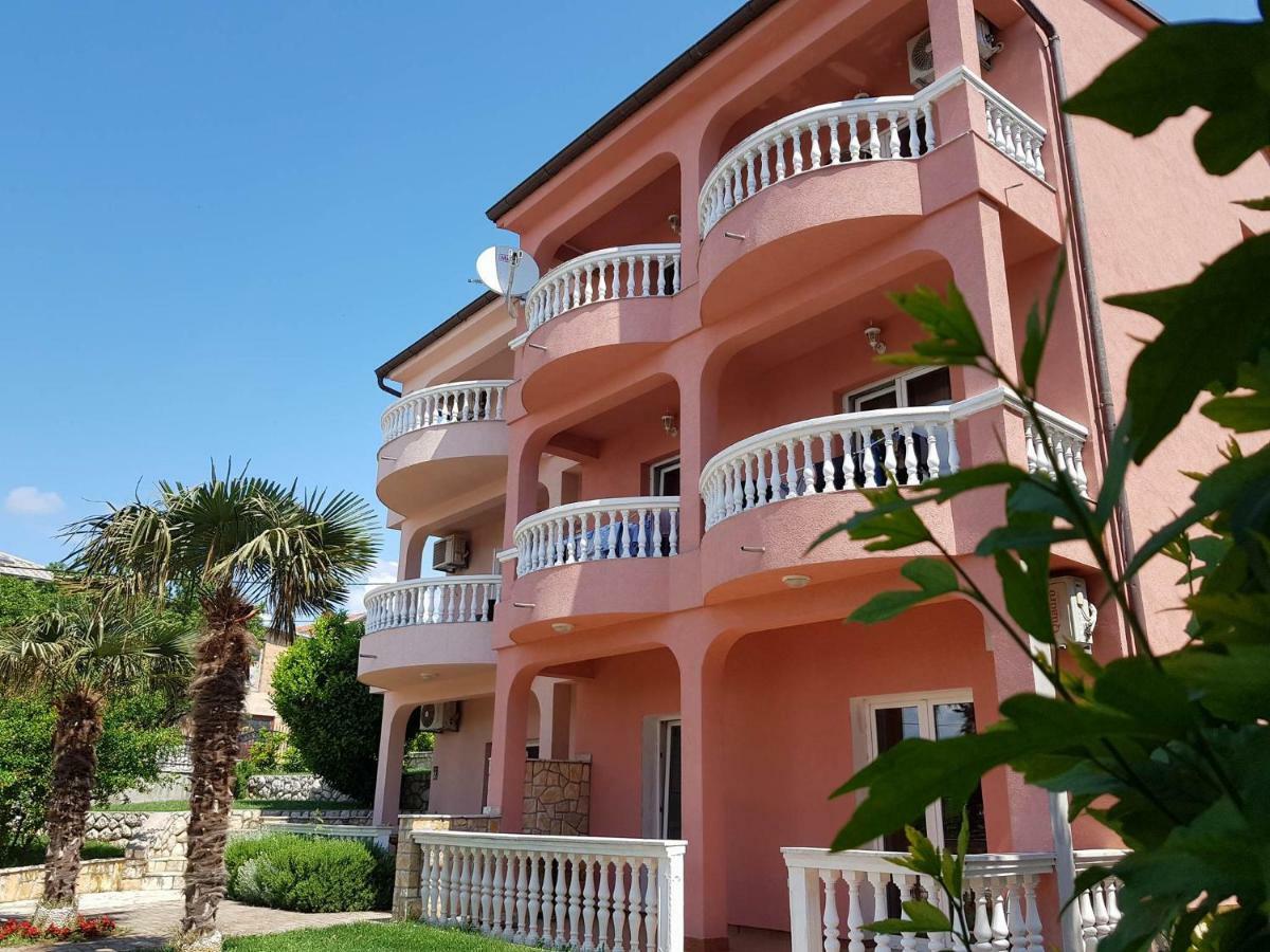Ban Apartman